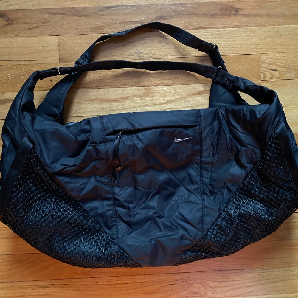 Nike duffle gym bag
